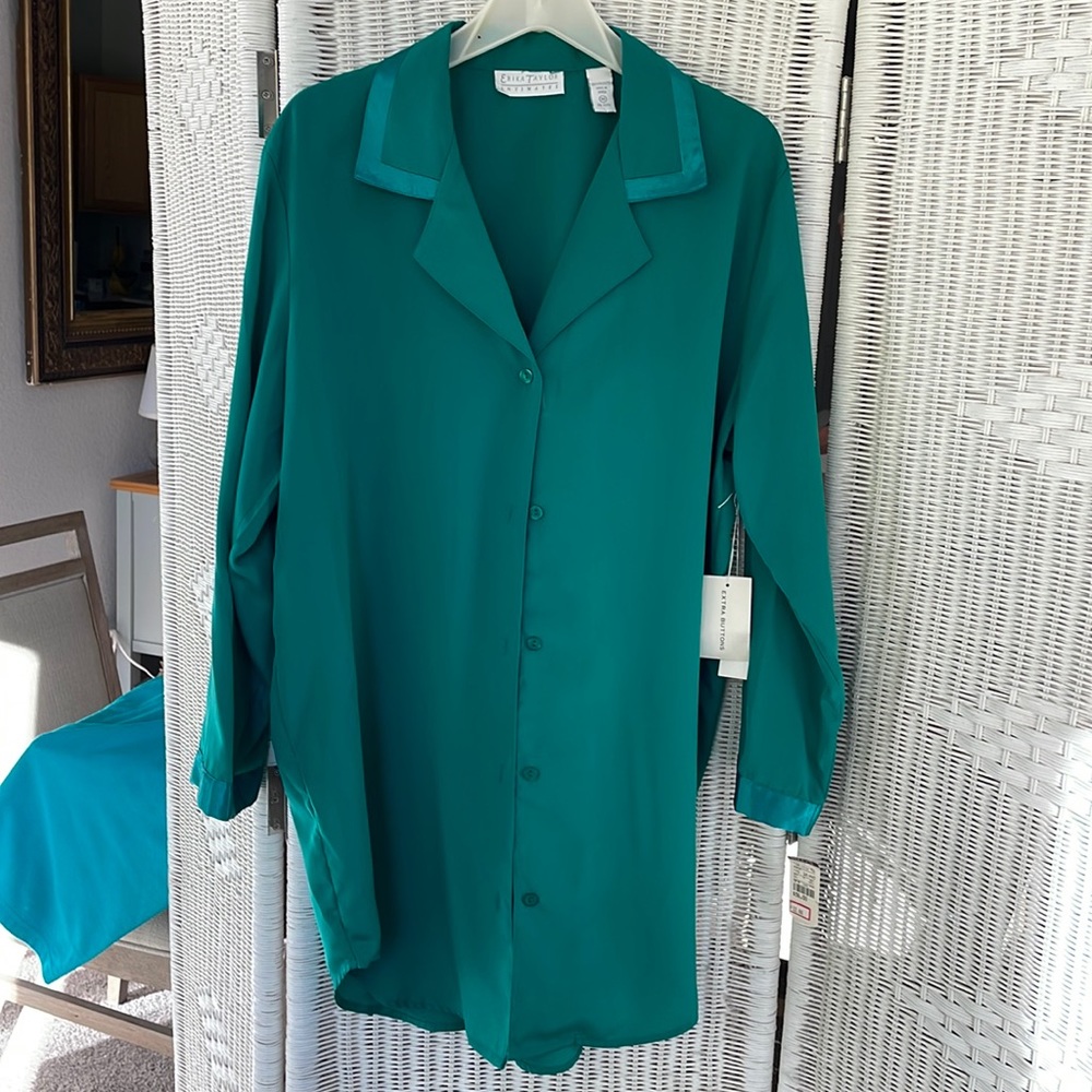 Erika Taylor sleep shirt